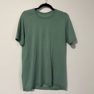 lululemon athletica Men's Sage Green Short Sleeve Performance Tee